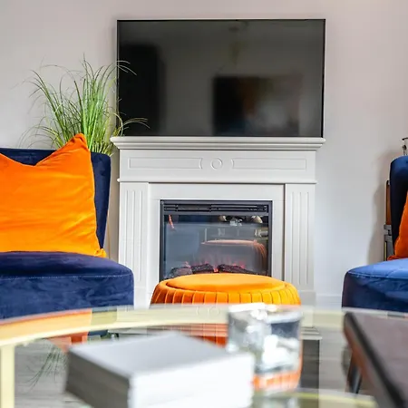 The Ebor House - With Hot Tub *