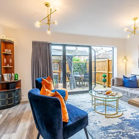 The Ebor House - With Hot Tub