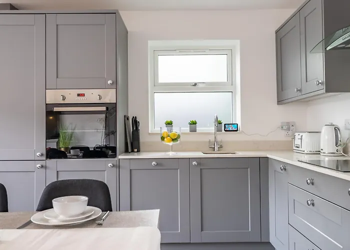 The Ebor House - With Hot Tub Holiday home *