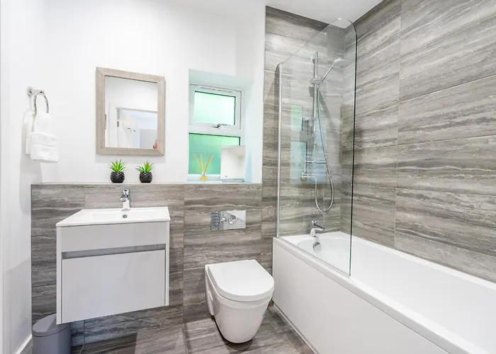 Holiday home The Ebor House - With Hot Tub *